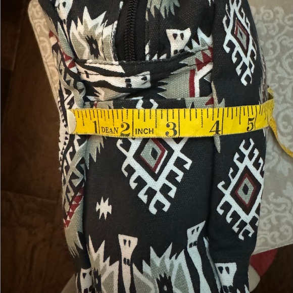 Nice Southwestern Pattern Zip Shoulder Bag - Picture 10 of 13